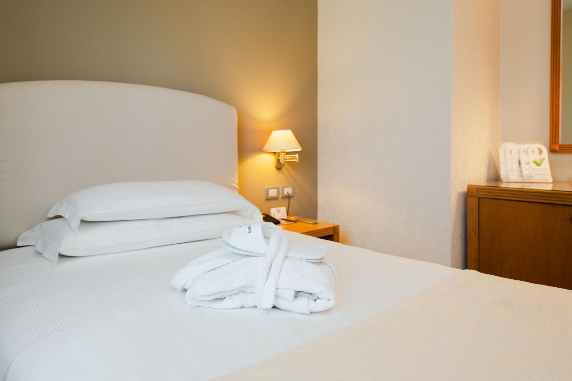 Hotel Touring Carpi Exterior foto