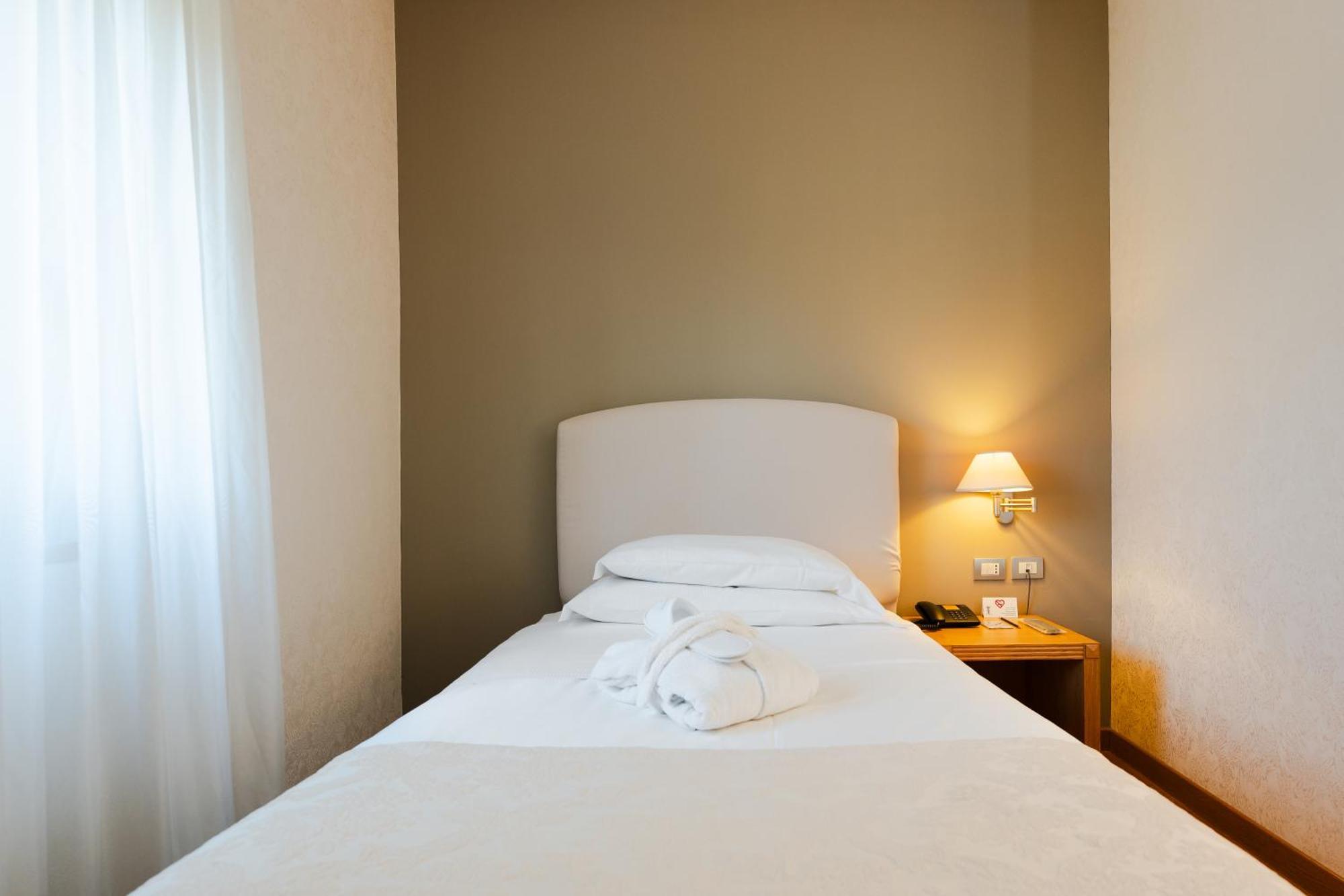 Hotel Touring Carpi Exterior foto