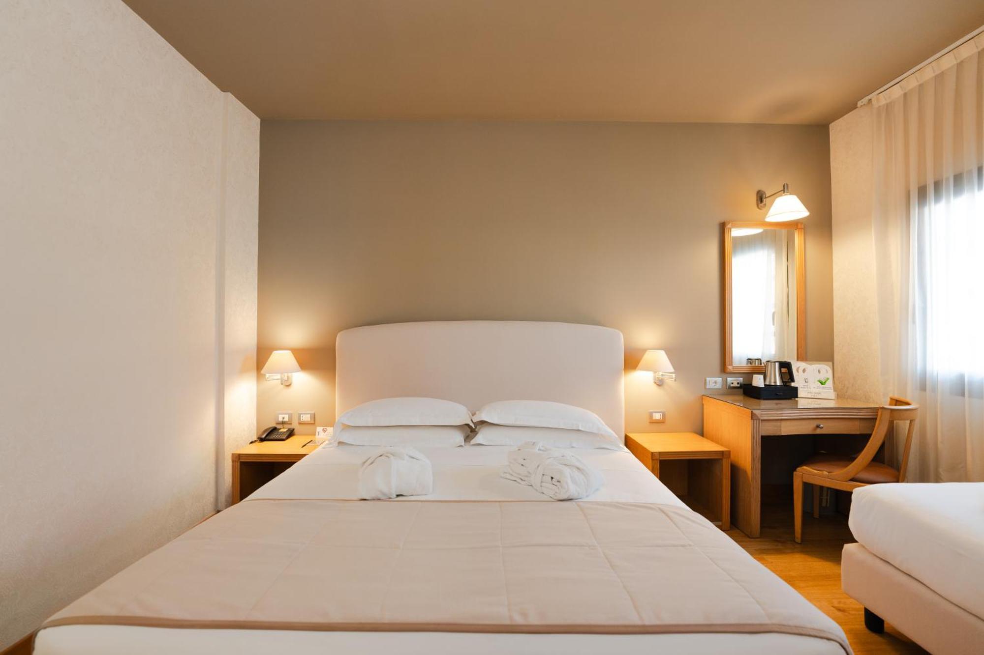 Hotel Touring Carpi Exterior foto