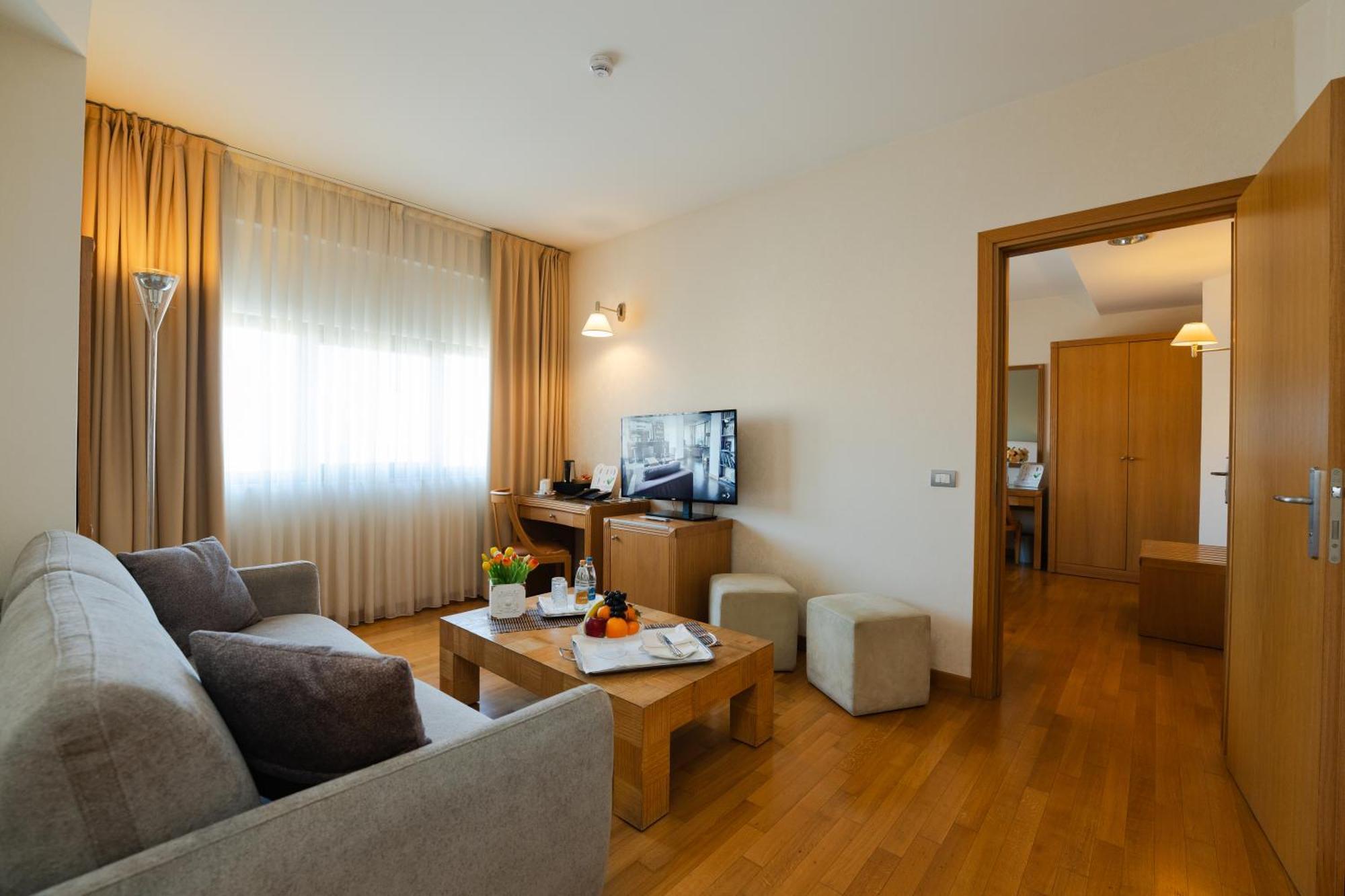Hotel Touring Carpi Exterior foto